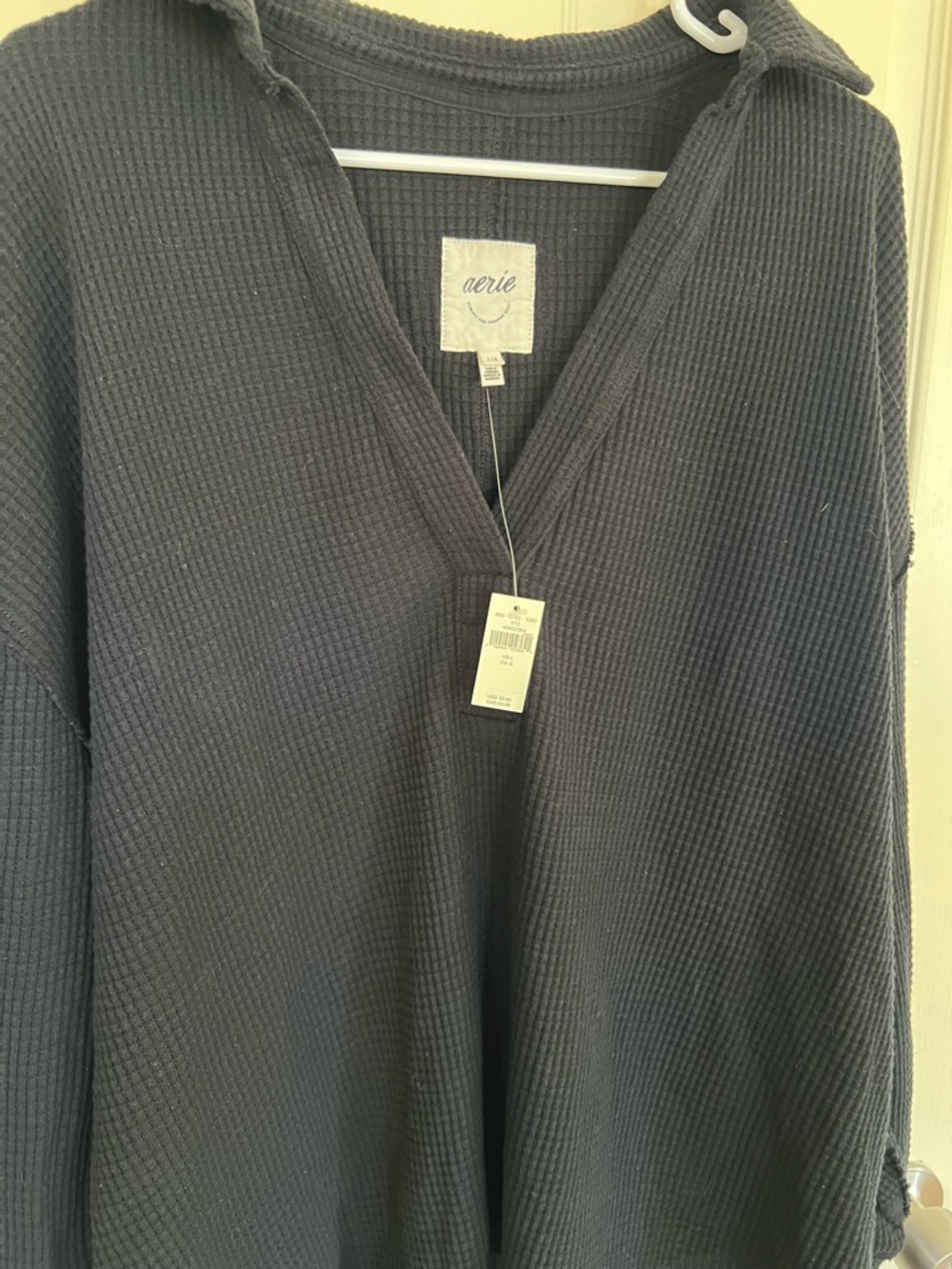 Aerie Waffle Lumberjane Sweatshirt Black V-Neck Oversized Hi-Low Hem Size Large - Picture 5 of 11